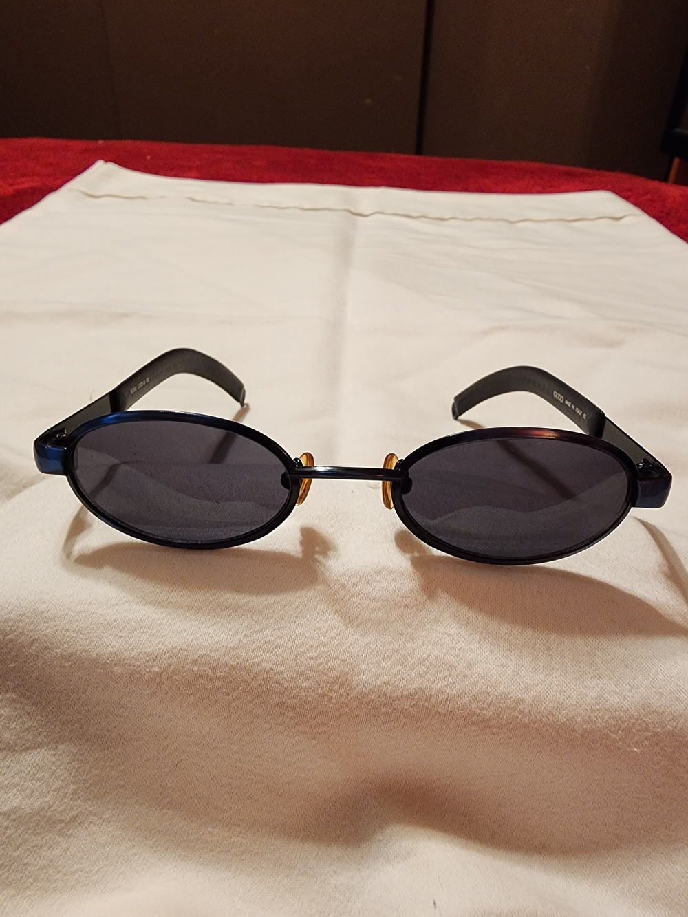 Gucci Navy Blue Metal Small Oval Unisex Aviator Sunglasses - Excellent Condition